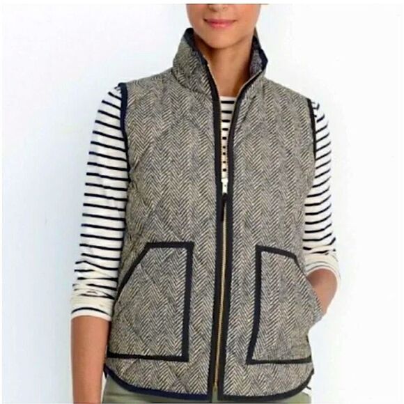 EUC J. Crew sz M zig zag puffer vest Excursion Quilted Black/ White - Picture 1 of 6